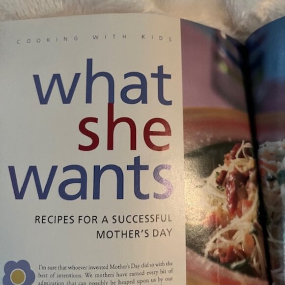 2/$25 Today's Parent Canada's Parenting Magazine May 2001 Vol 18 No 4 Vintage - Picture 5 of 7